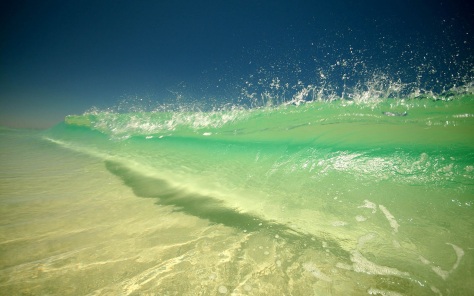 hd-zomer-wallpaper-met-de-zee-met-helder-water-achtergrond-foto